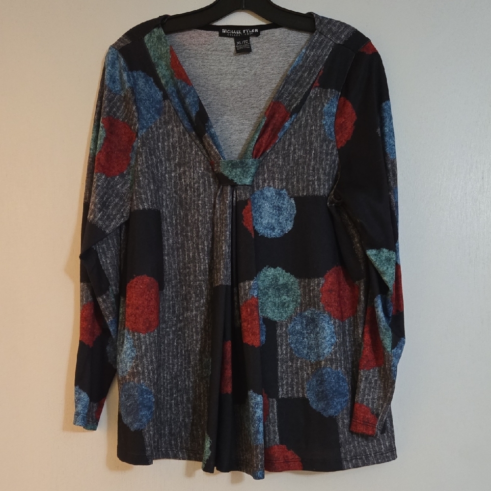 Stylish Women's Long Sleeve Top with Geometric Pattern